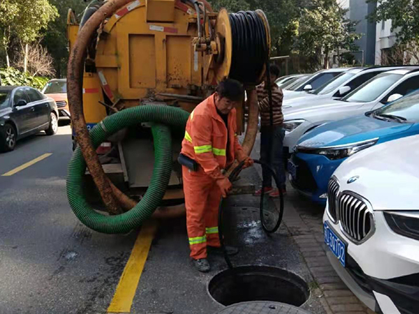 新干排污管道清淤