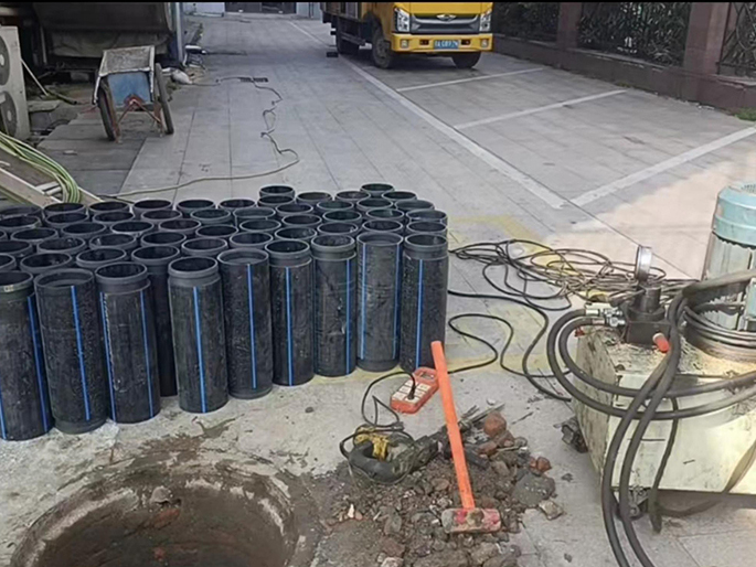 新干PE置换管厂家 DN315置换管 非开挖管短管置换